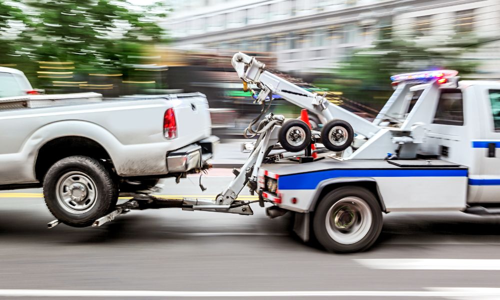 What To Know About Becoming a Tow Truck Driver