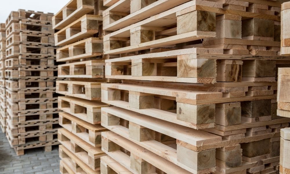 Useful Tips for Stacking Your Wooden Pallets